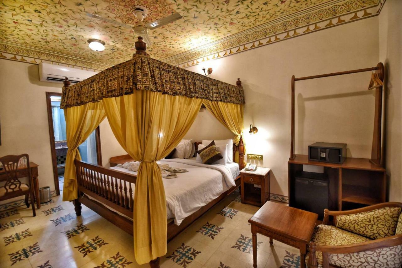 Nirbana Palace - A Heritage Hotel And Spa Jaipur Exterior foto