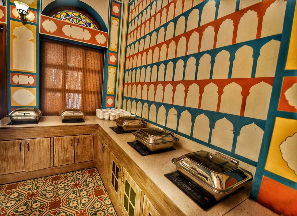 Nirbana Palace - A Heritage Hotel And Spa Jaipur Exterior foto
